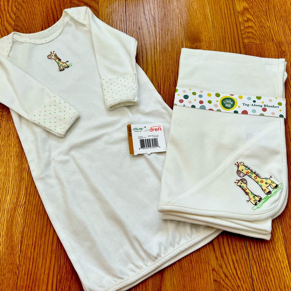 NWT Little Me baby gift set - Giraffe nightgown and blanket